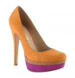 Pumps naranja pastel con plataforma violeta de Aldo
